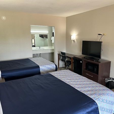 Oakwood Inn Oakdale Bagian luar foto